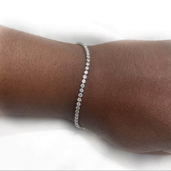 MACY’S Tennis Bracelet in Fine Silver Plate - Picture 9 of 11